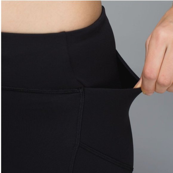 Lululemon Stash It Crop Black 6 - Picture 7 of 16